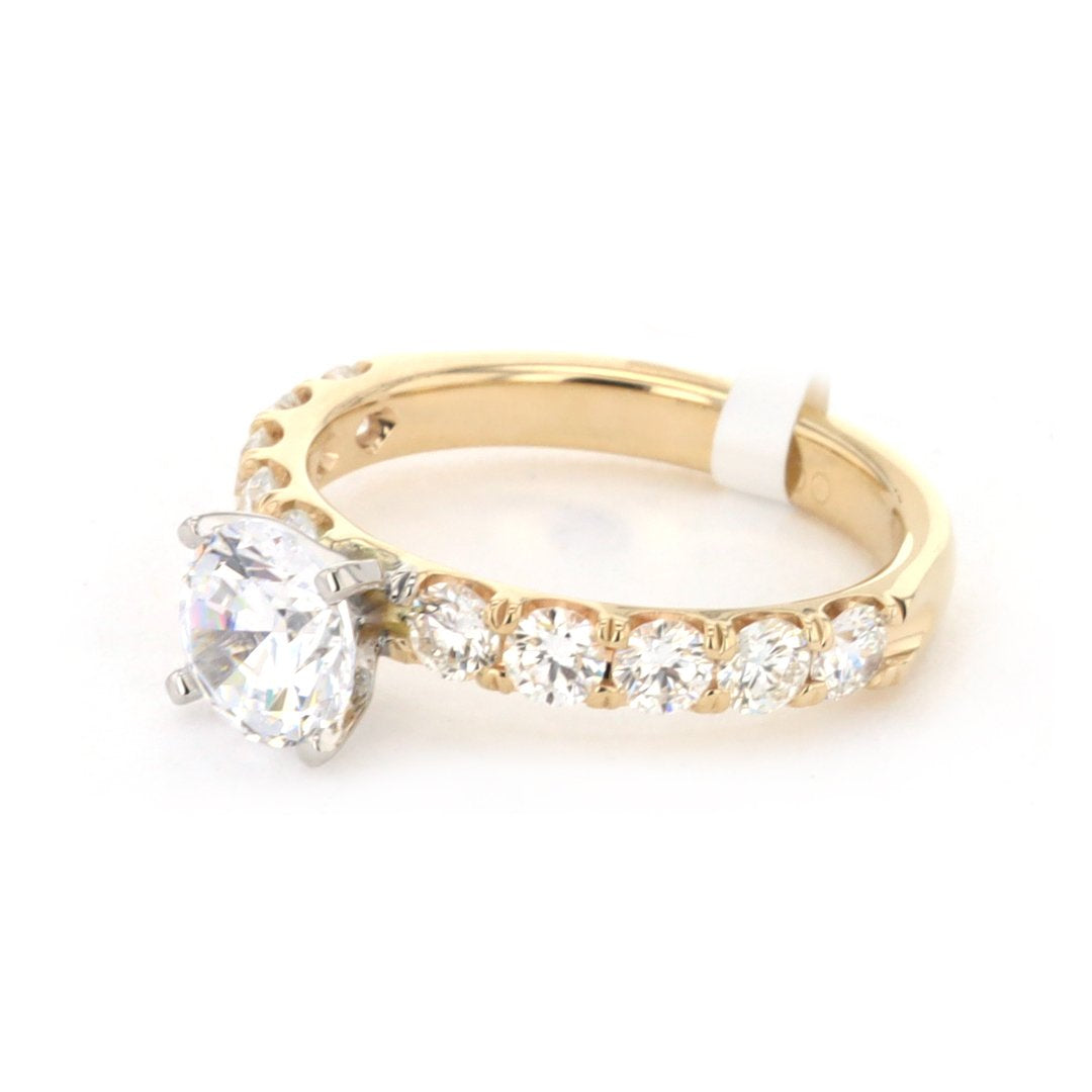 0.92 ctw Diamond Solitaire Engagement Ring