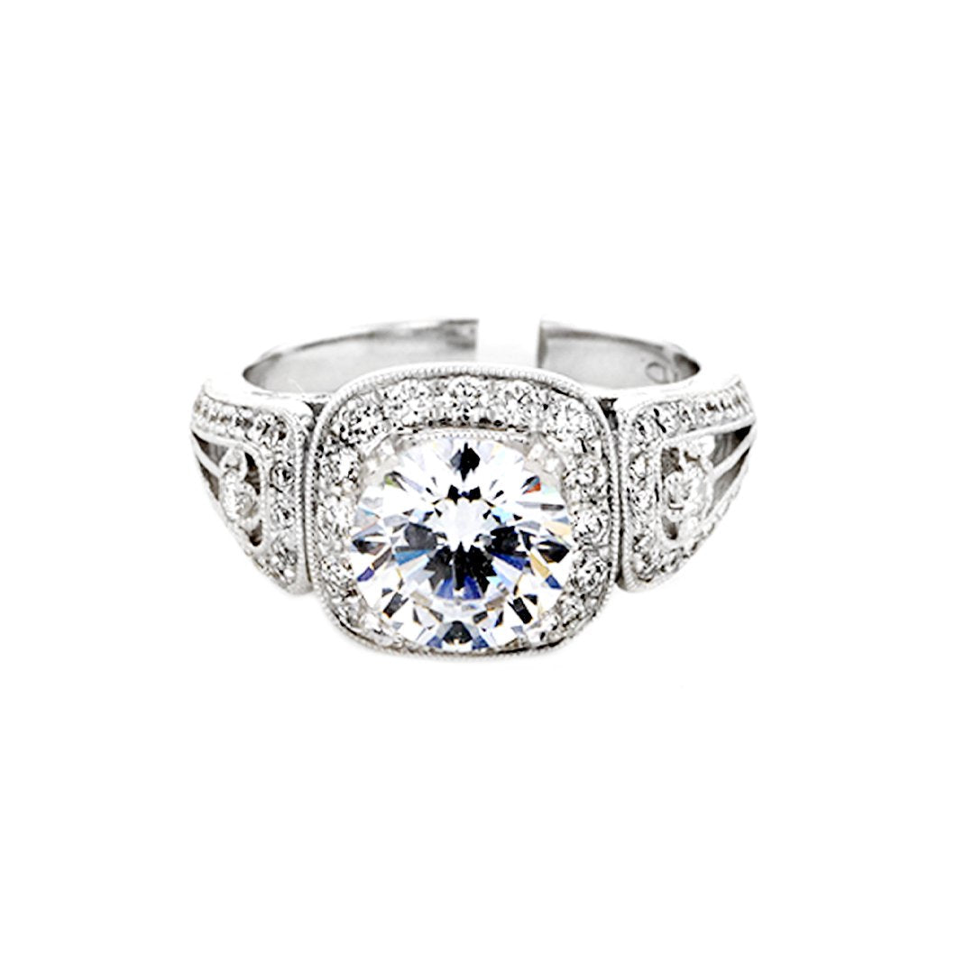 0.67 ctw Diamond Halo Engagement Ring