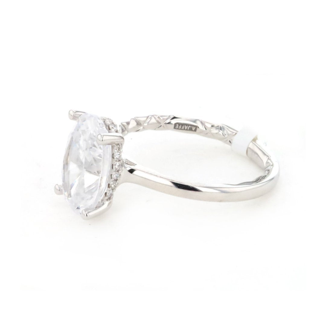 0.08 ctw Diamond Halo Engagement Ring