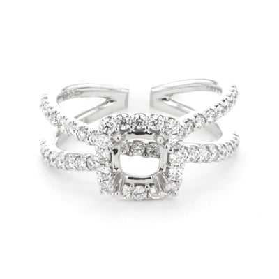 0.75 ctw Diamond Halo Engagement Ring