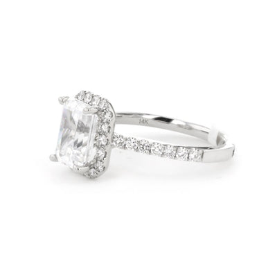 0.58 ctw Diamond Halo Engagement Ring