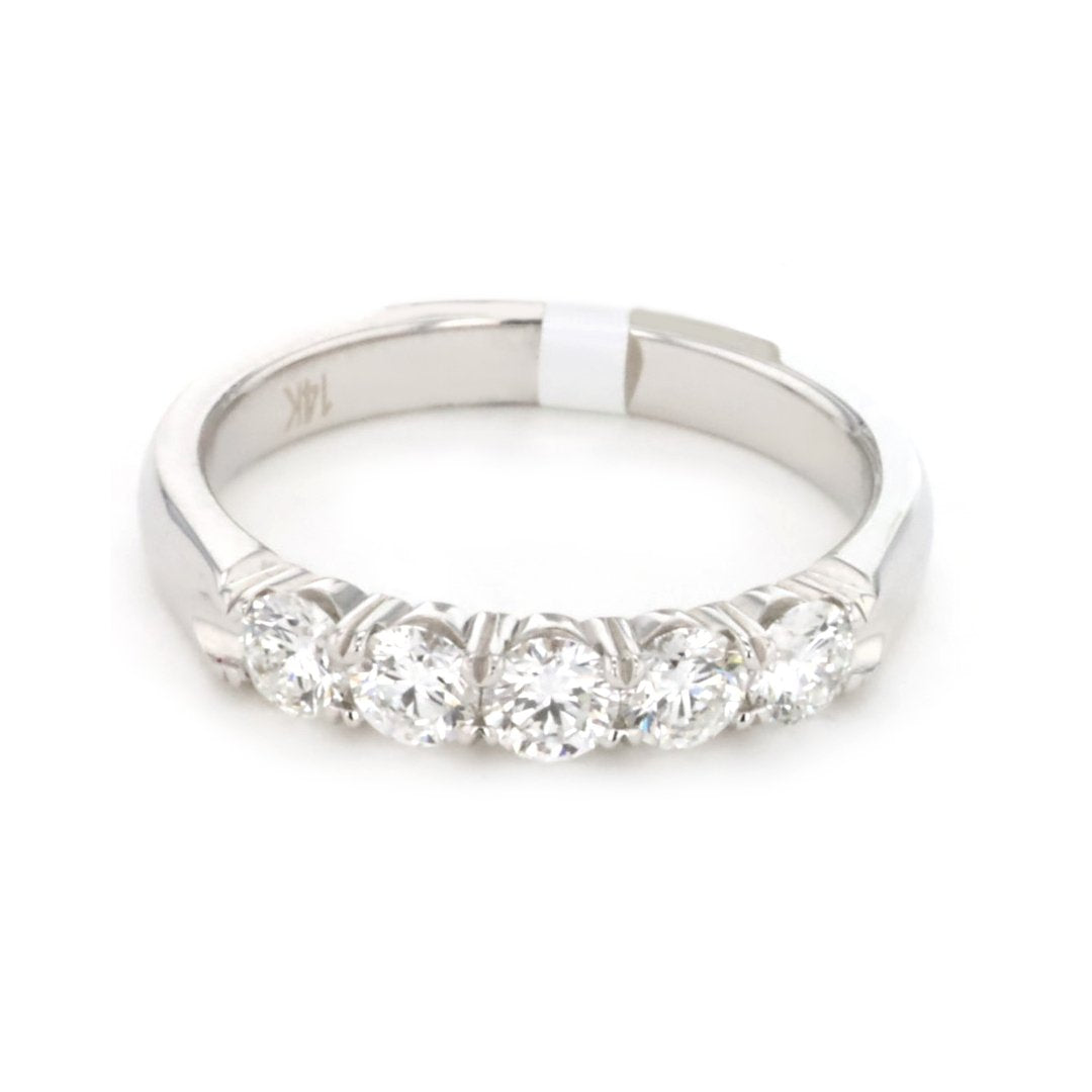 0.75 ctw Diamond Band