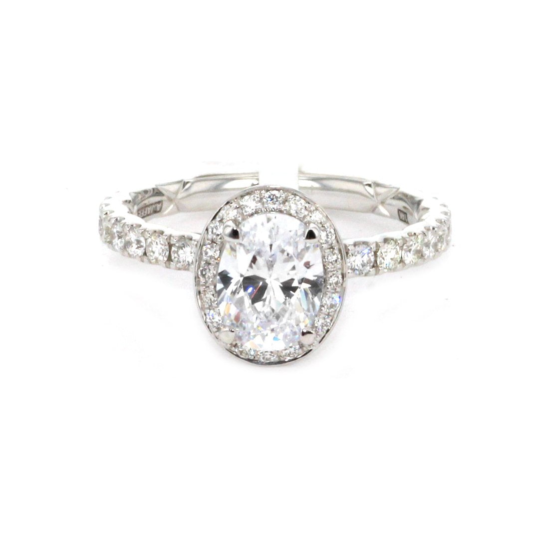 0.85 ctw Diamond Halo Engagement Ring