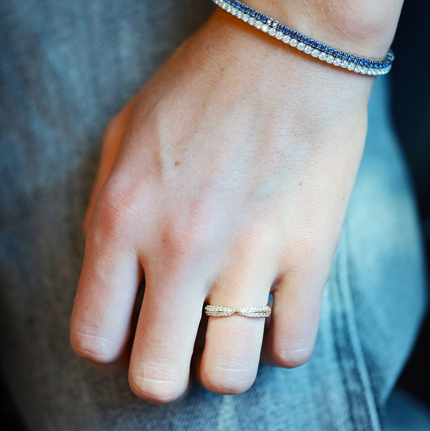 0.50 ctw Diamond Contour Band
