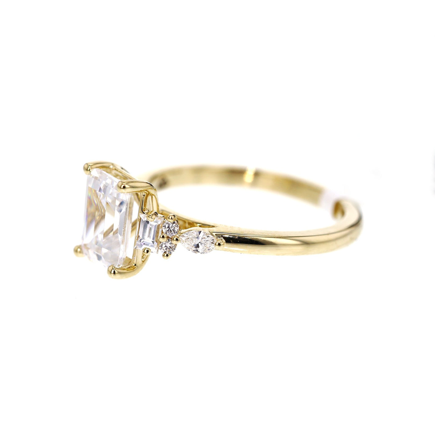 0.32 ctw Diamond Solitaire Engagement Ring
