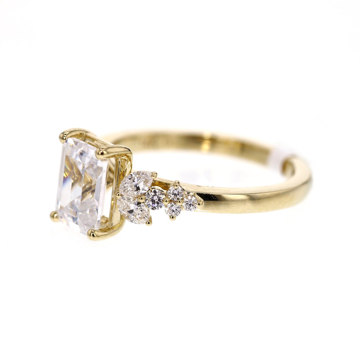 0.36 ctw Diamond Solitaire Engagement Ring