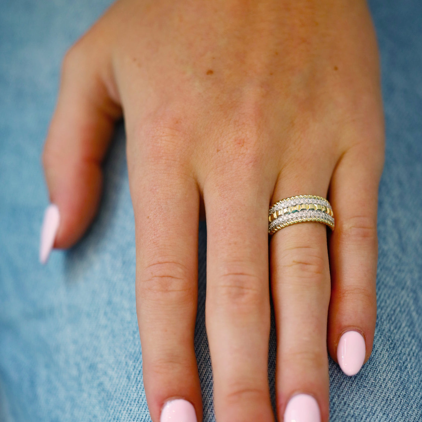 0.28ctw Diamond Band