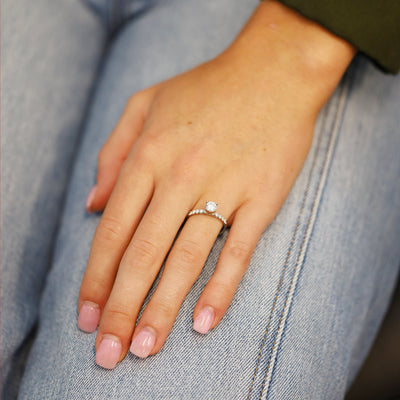 0.23 ctw Diamond Solitaire Engagement Ring