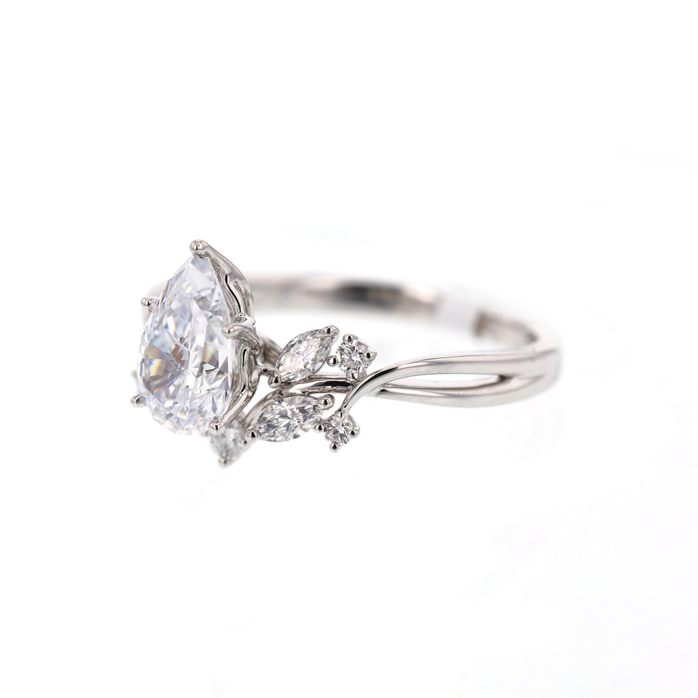 0.34 ctw Diamond Solitaire Engagement Ring