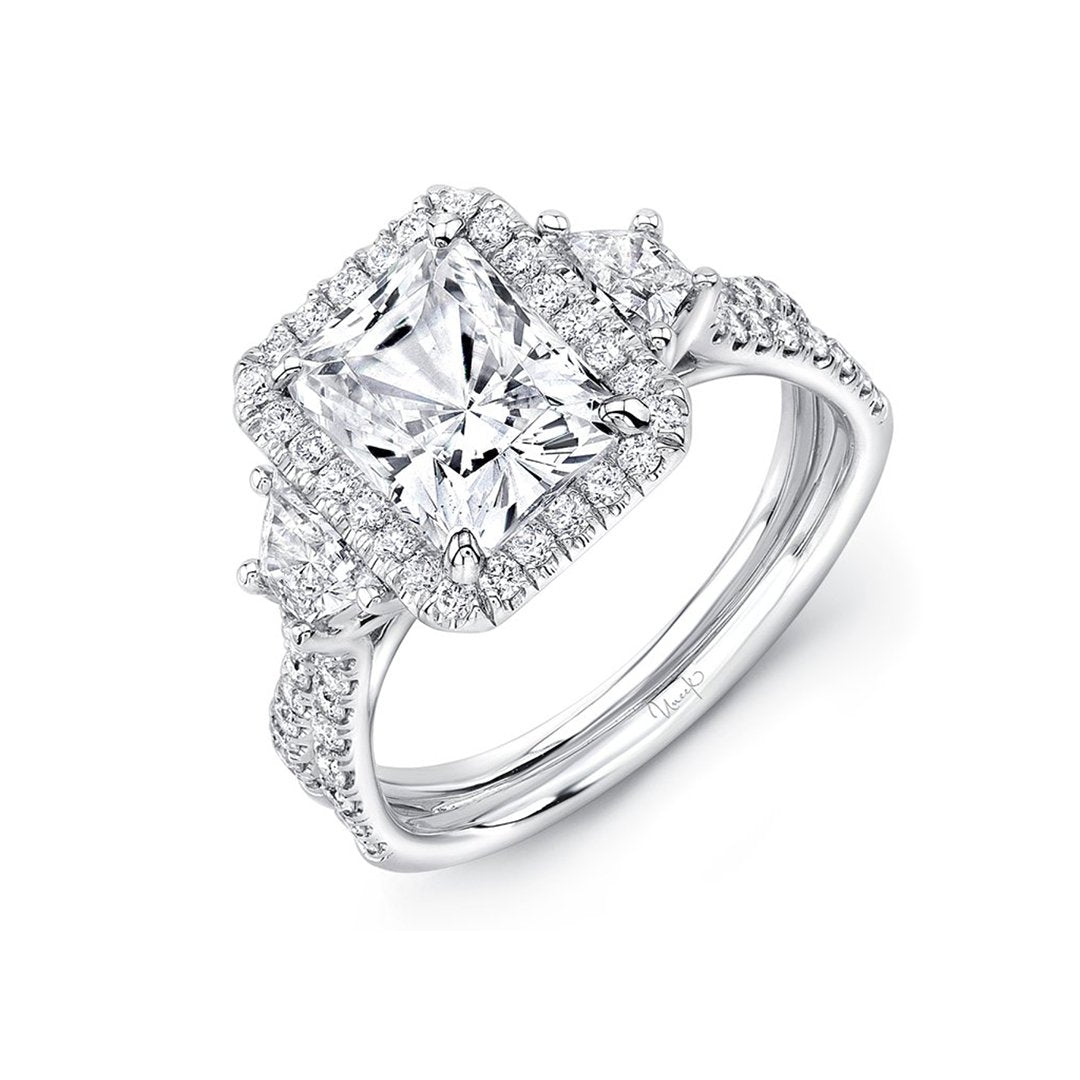 0.90 ctw Diamond Halo Engagement Ring