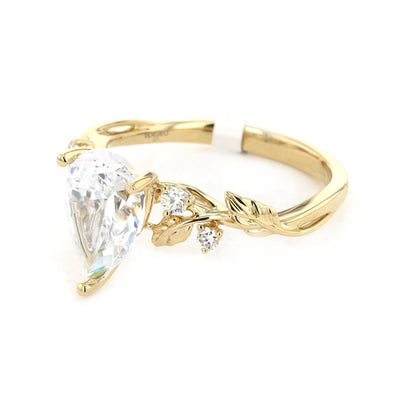 0.12 ctw Diamond Solitaire Engagement Ring