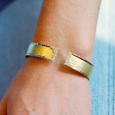 0.34 ctw Diamond Hammered Cuff Bracelet