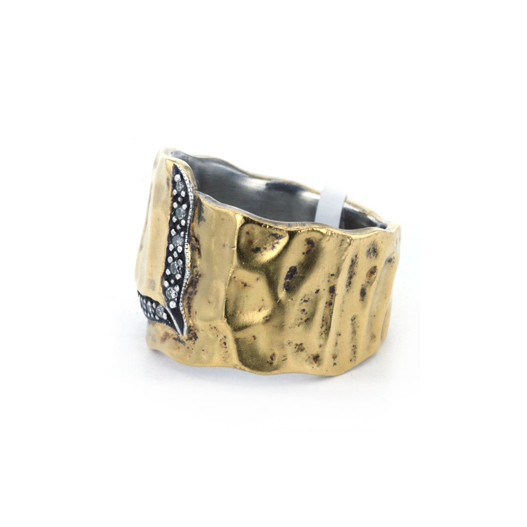 0.08 ctw Diamond Buckle Ring