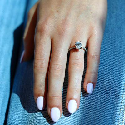 0.18 ctw Diamond Solitaire Engagement Ring