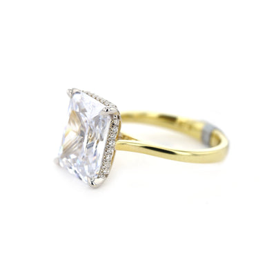 0.10 ctw Diamond Hidden Halo Engagment Ring