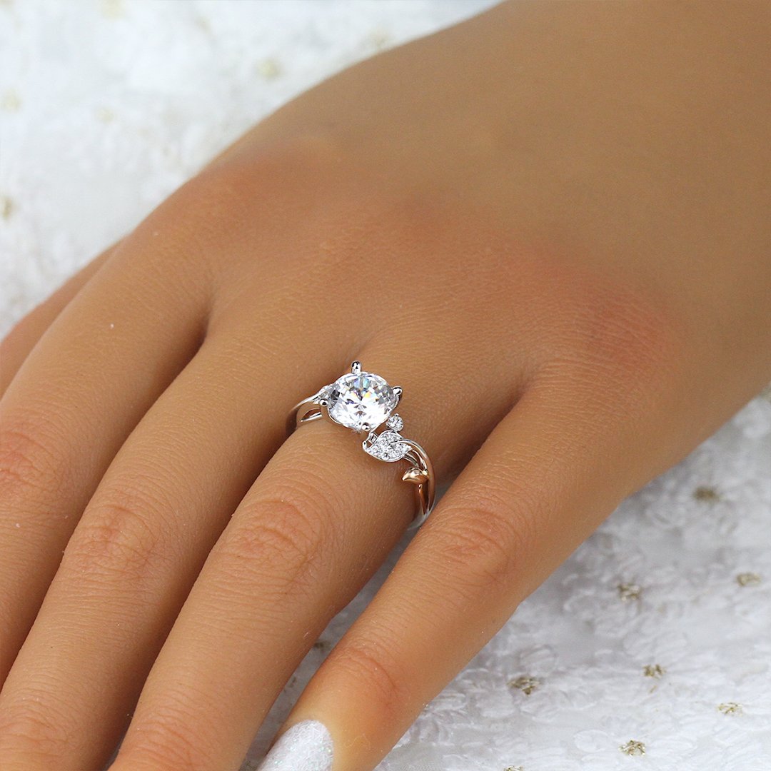 0.13 ctw Diamond Solitaire Engagement Ring