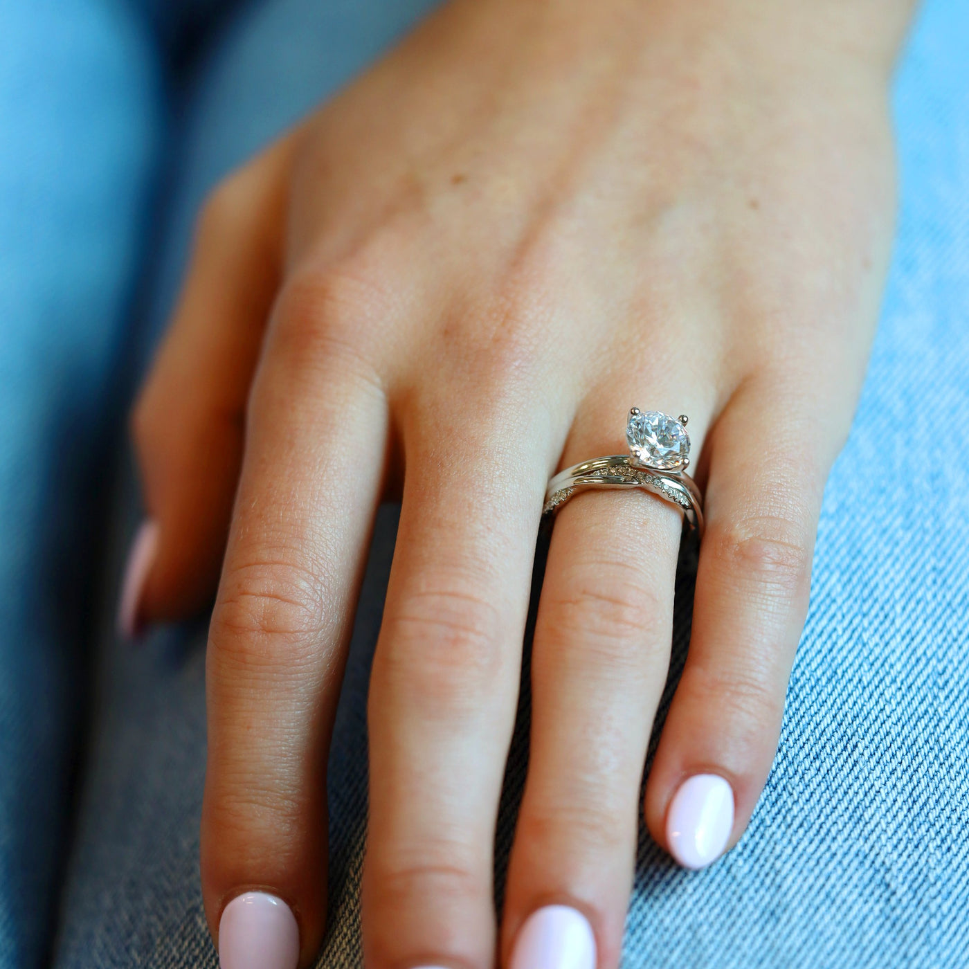 0.16 ctw Diamond Twist Band