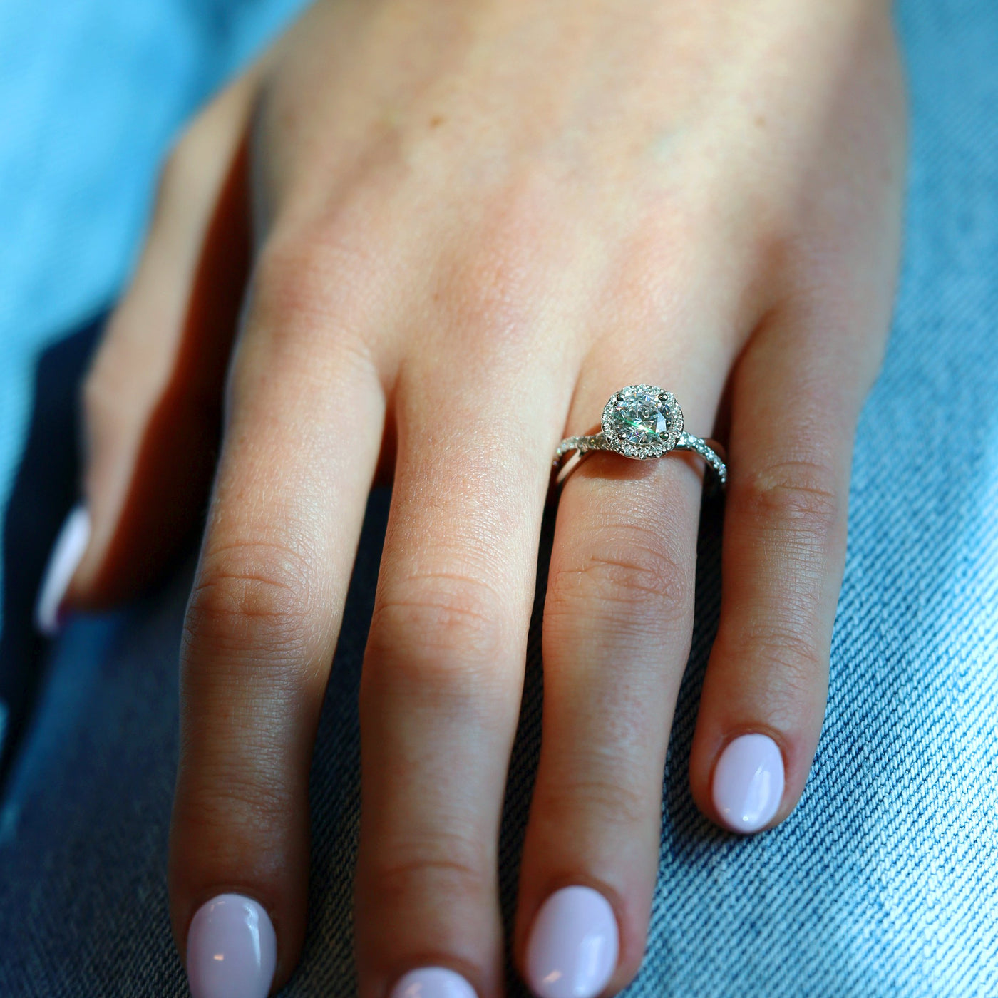 0.35 ctw Diamond Halo Engagement Ring