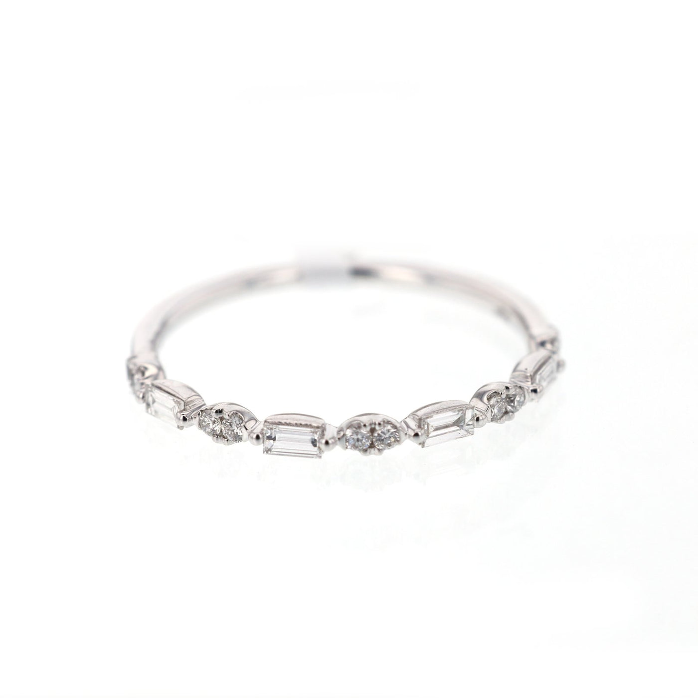 0.23ctw Diamond Band
