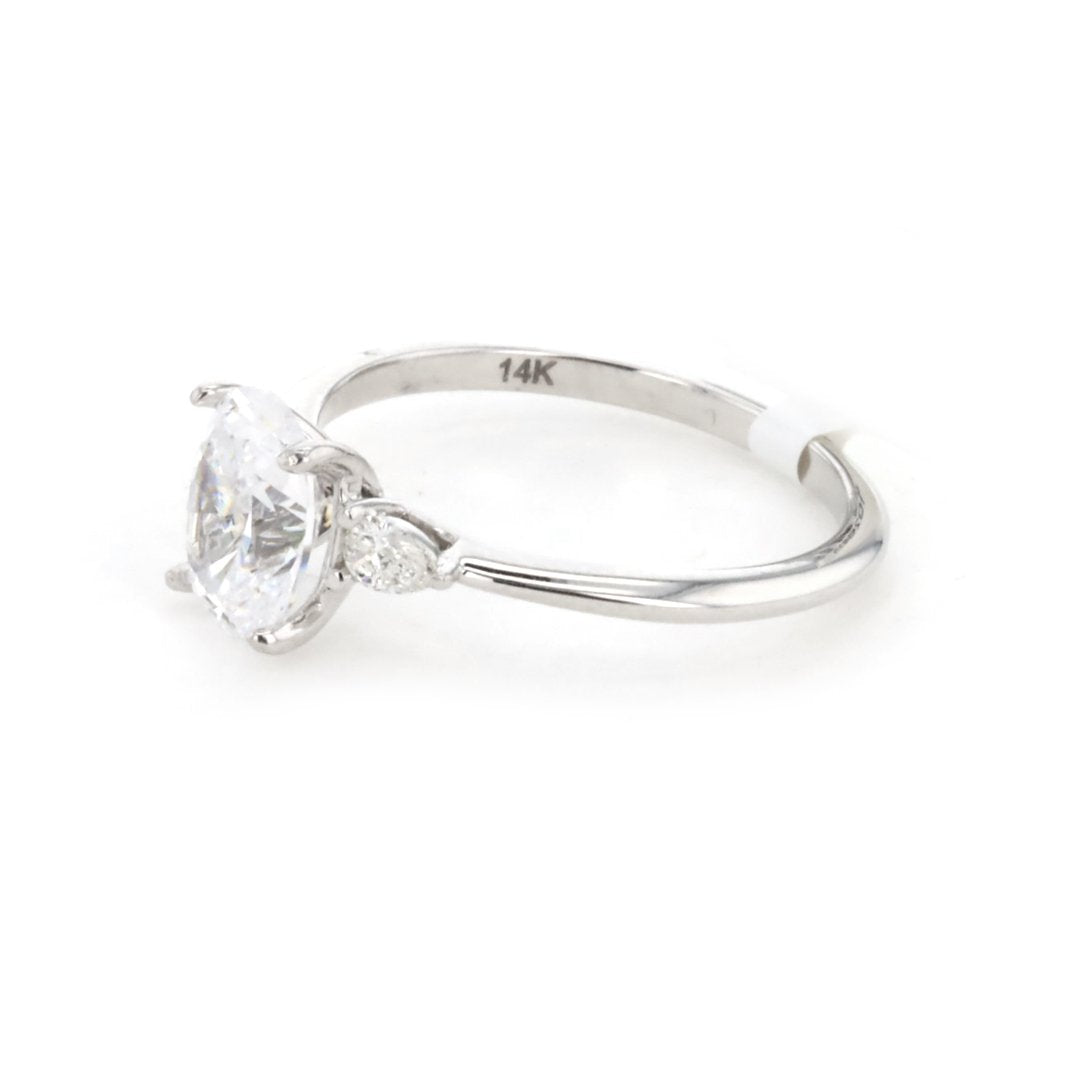 0.16 ctw Diamond Solitaire Engagement Ring