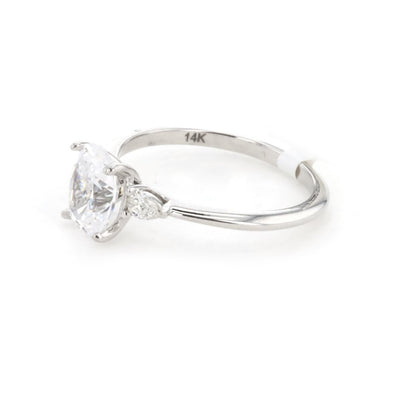 0.16 ctw Diamond Solitaire Engagement Ring