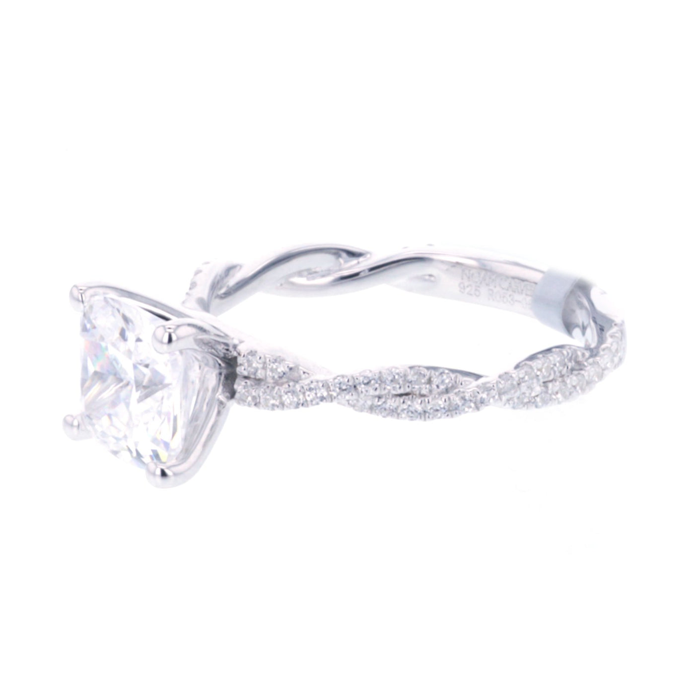 0.33 ctw Diamond Solitaire Engagement Ring