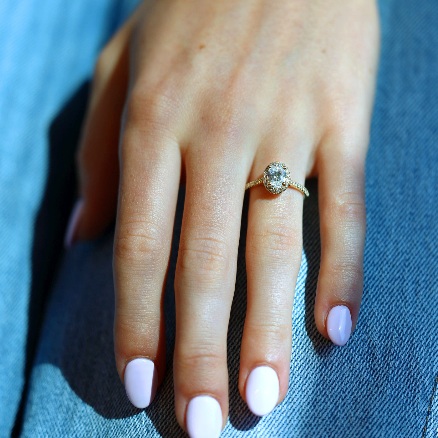 0.27 ctw Diamond Halo Engagement Ring