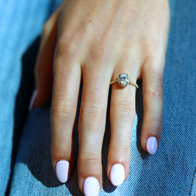 0.27 ctw Diamond Halo Engagement Ring