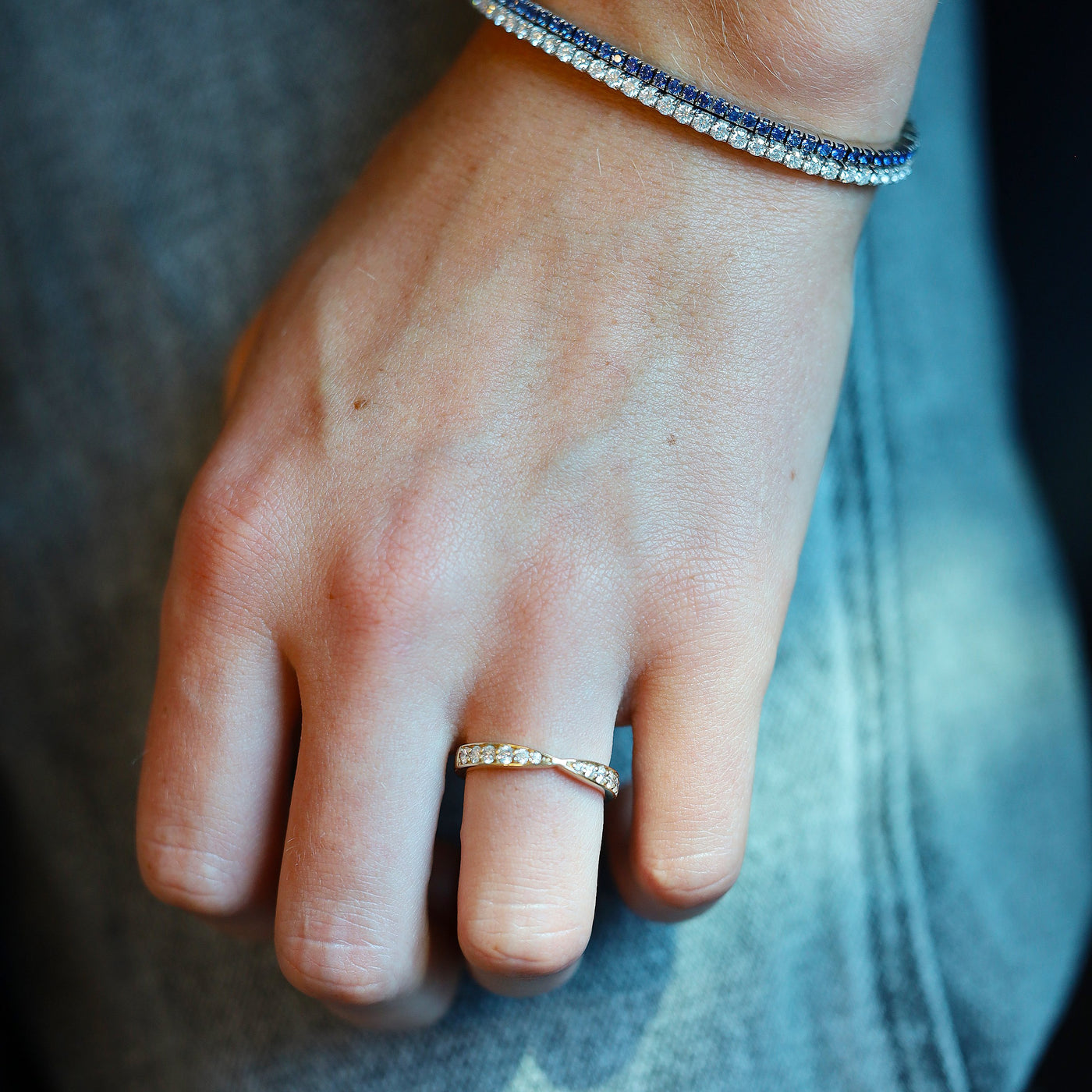 0.47 ctw Diamond Contour Band