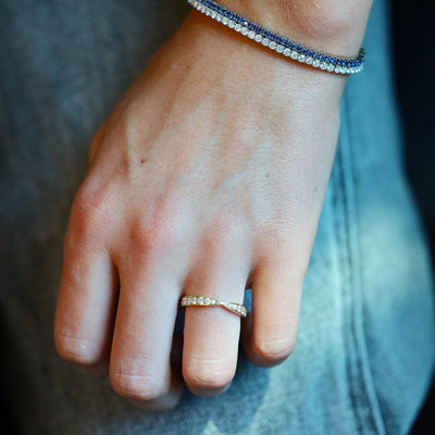 0.47 ctw Diamond Contour Band