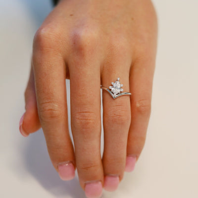 0.09 ctw Diamond Halo Engagement Ring