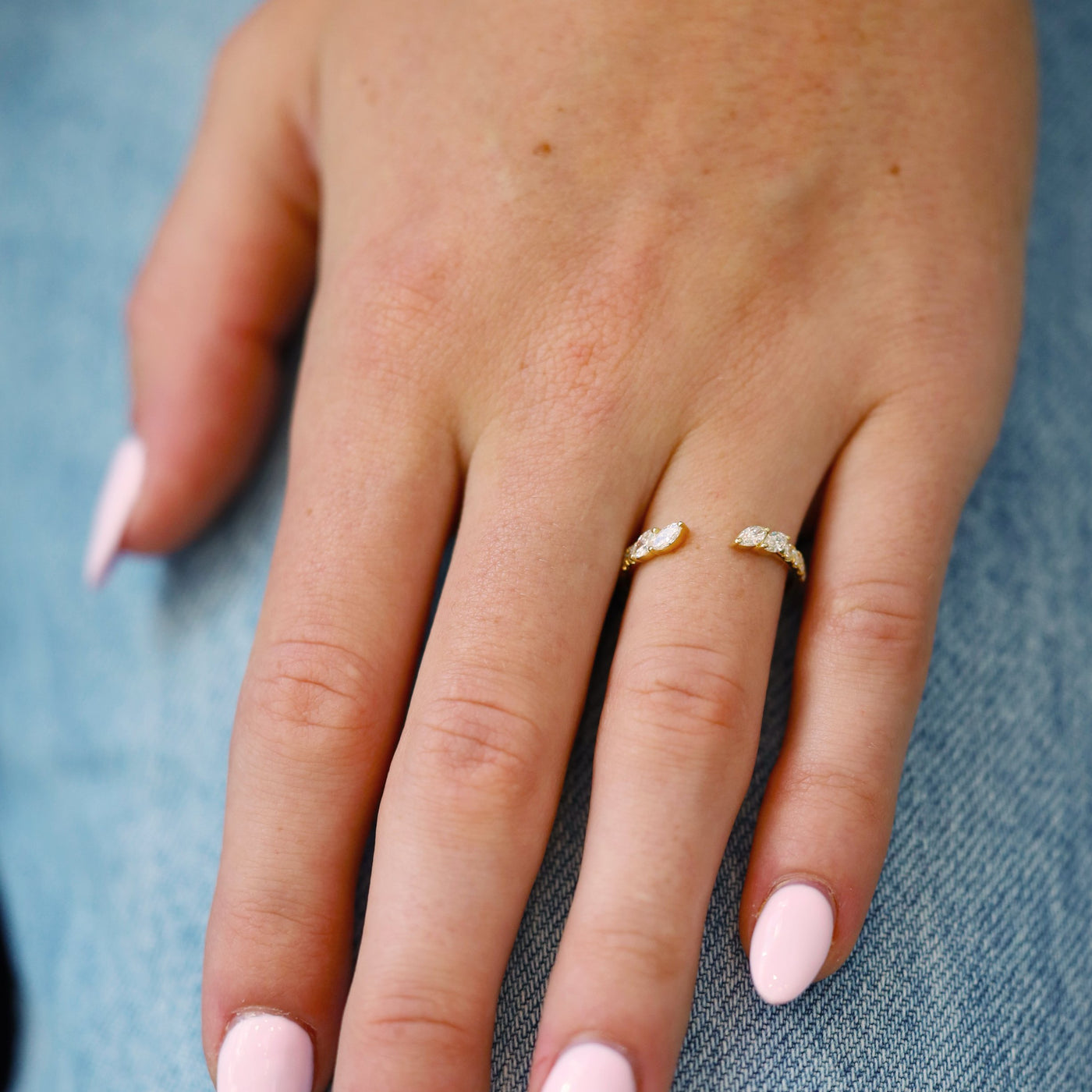 0.42 ctw Diamond Split Top Band