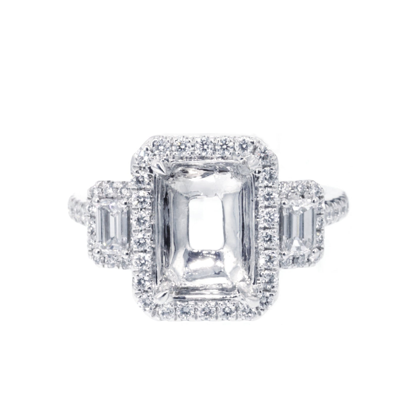 0.84 ctw Diamond Halo Engagement Ring