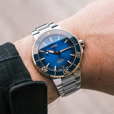 41.5MM Aquis Bico Date