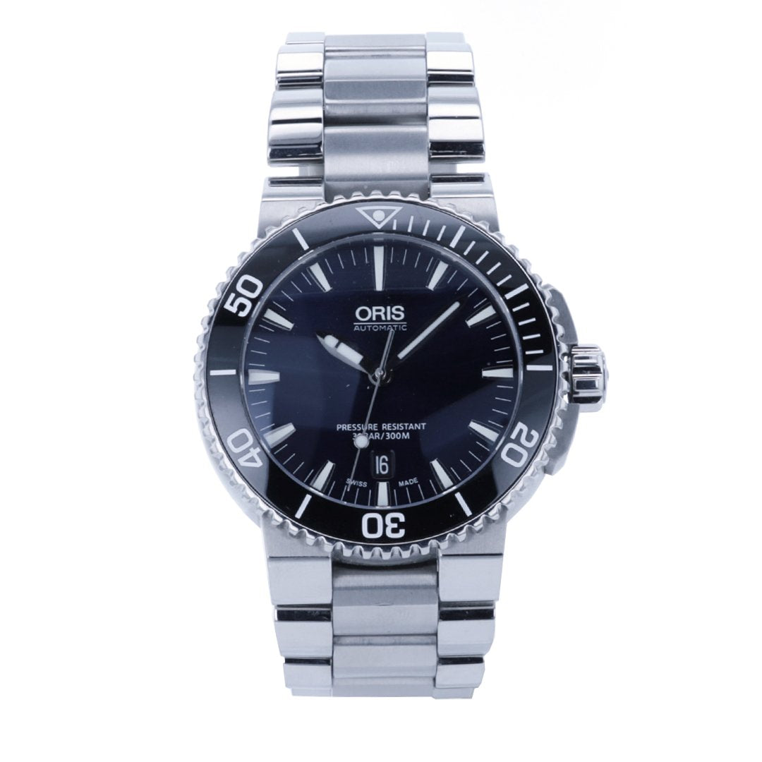 43MM Aquis Date