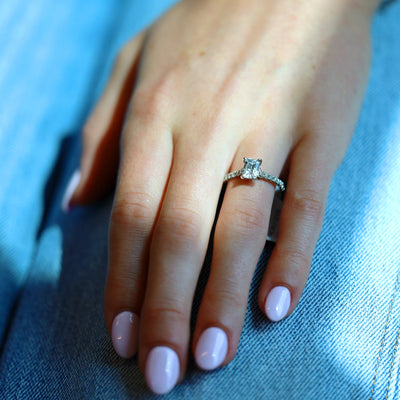 0.35 ctw Diamond Solitaire Engagement Ring