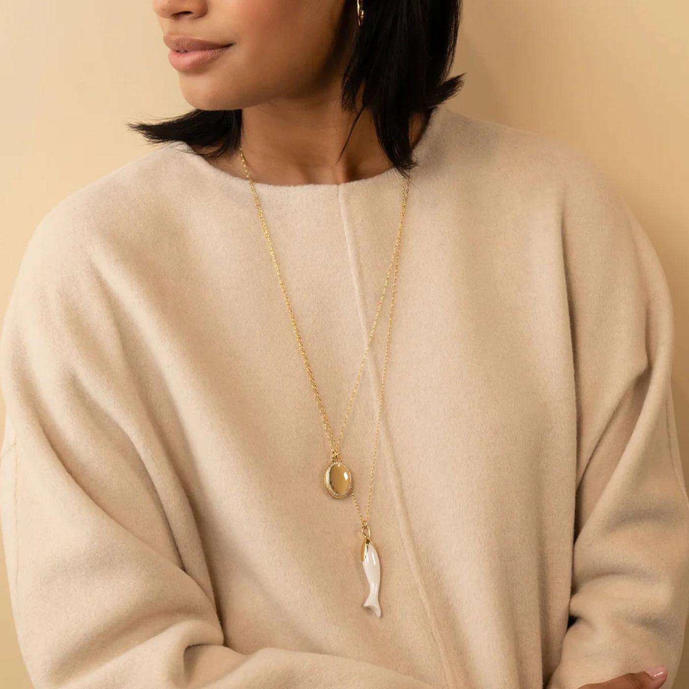 0.33 ctw Diamond Oval Midi Locket Necklace