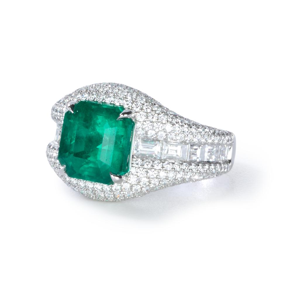 Emerald & Diamond Ring