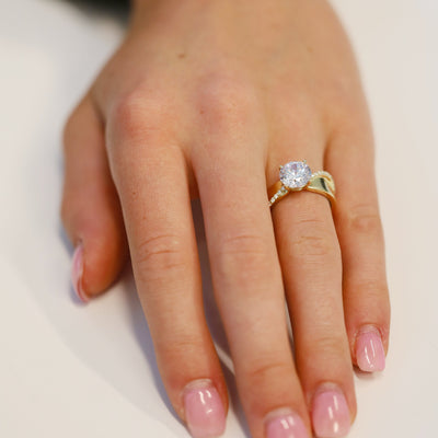 0.16 ctw Diamond Solitaire Engagement Ring