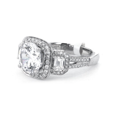 0.99 ctw Diamond Halo Engagement Ring