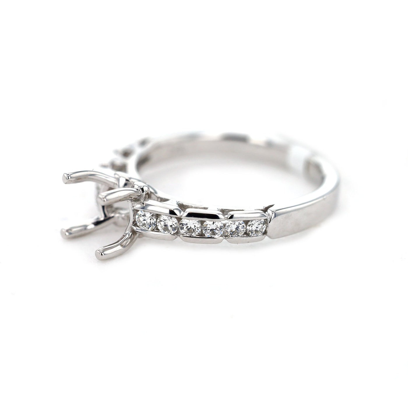 0.33 ctw Diamond Solitaire Engagement Ring