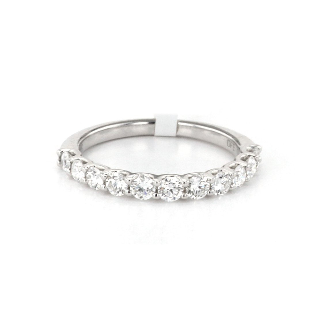 0.75 ctw Diamond Band