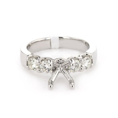 0.80 ctw Diamond Solitaire Engagement Ring