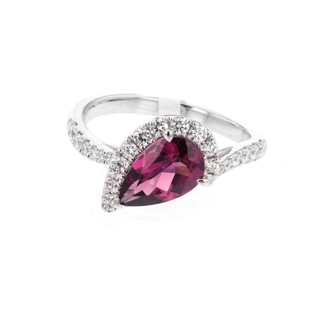 Garnet & Diamond Ring