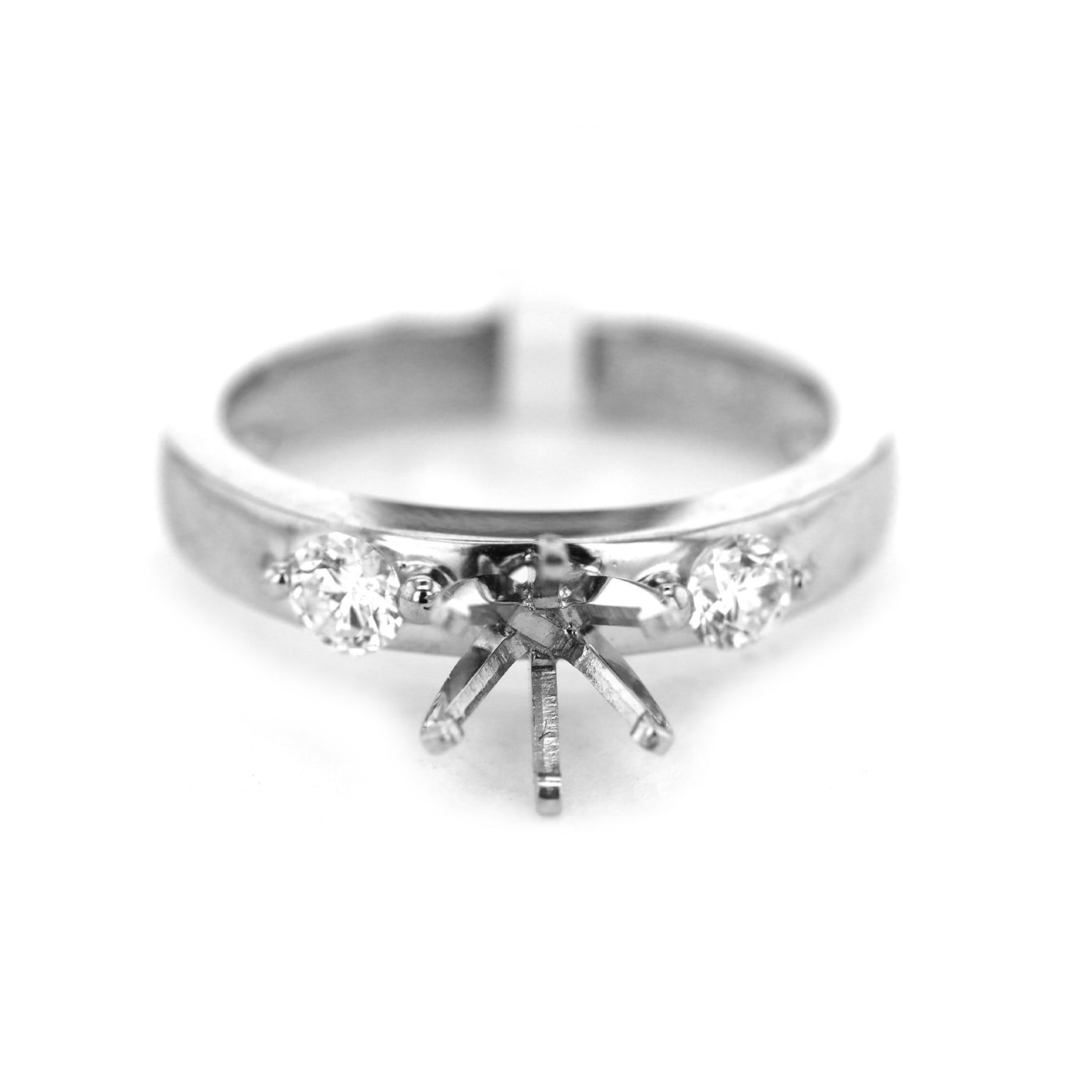 0.30 ctw Diamond Solitaire Engagement Ring